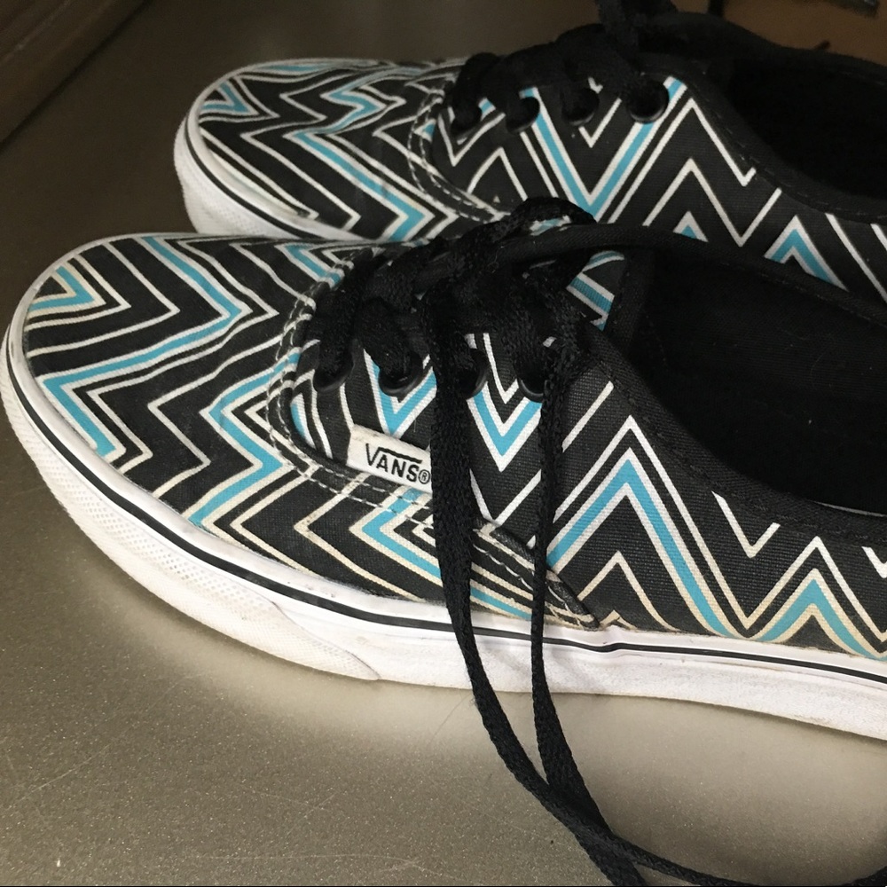 Vans / Women's 7 Men's 5.5